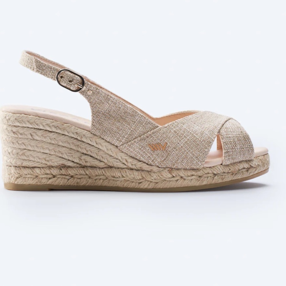 NWOT Viscata Llansa Canvas Wedges Beige Size 9